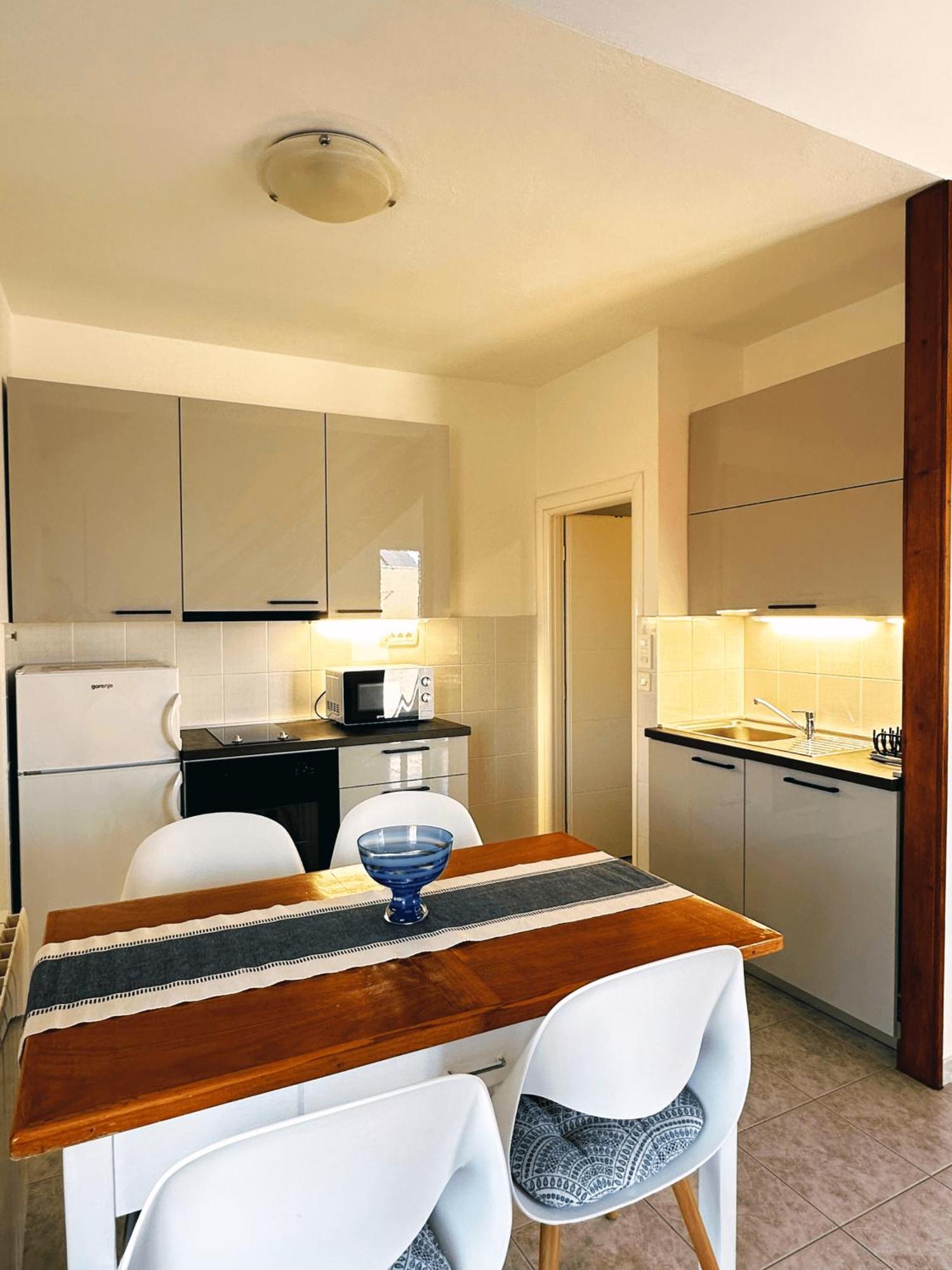 Apartments Vilma Murter Esterno foto